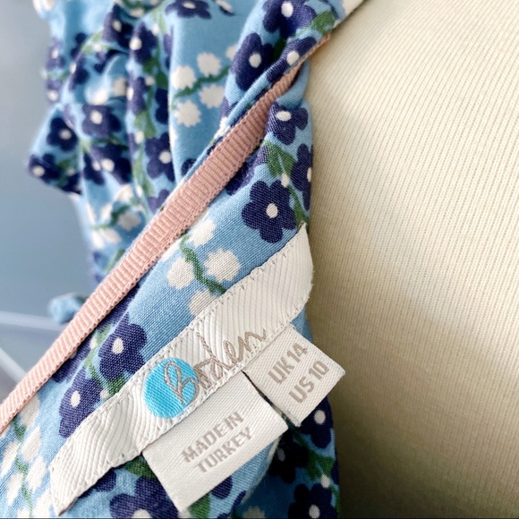 Boden Effie Blouse in Heritage Blue Floral Trellis - Picture 5 of 7